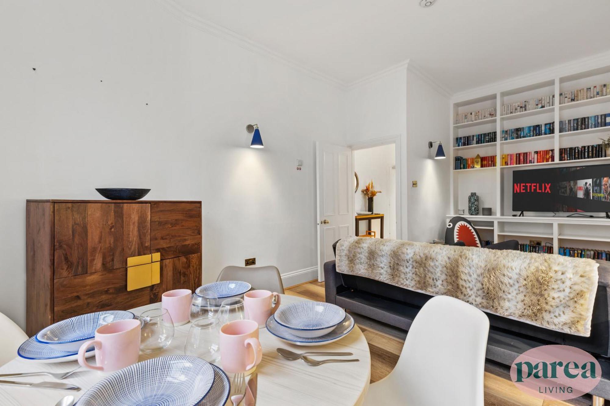 Parea Living - South Kensington, Elegant 1-Bedroom Flat, Wfh Desk Londen Buitenkant foto