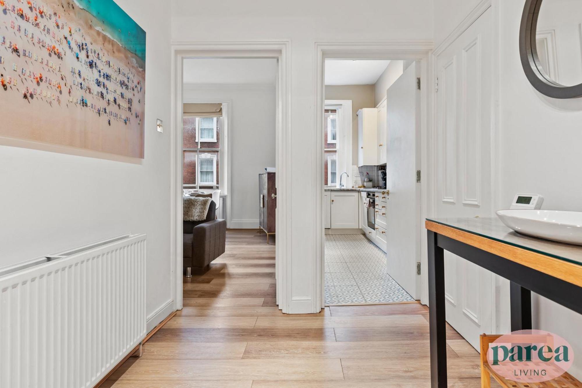 Parea Living - South Kensington, Elegant 1-Bedroom Flat, Wfh Desk Londen Buitenkant foto