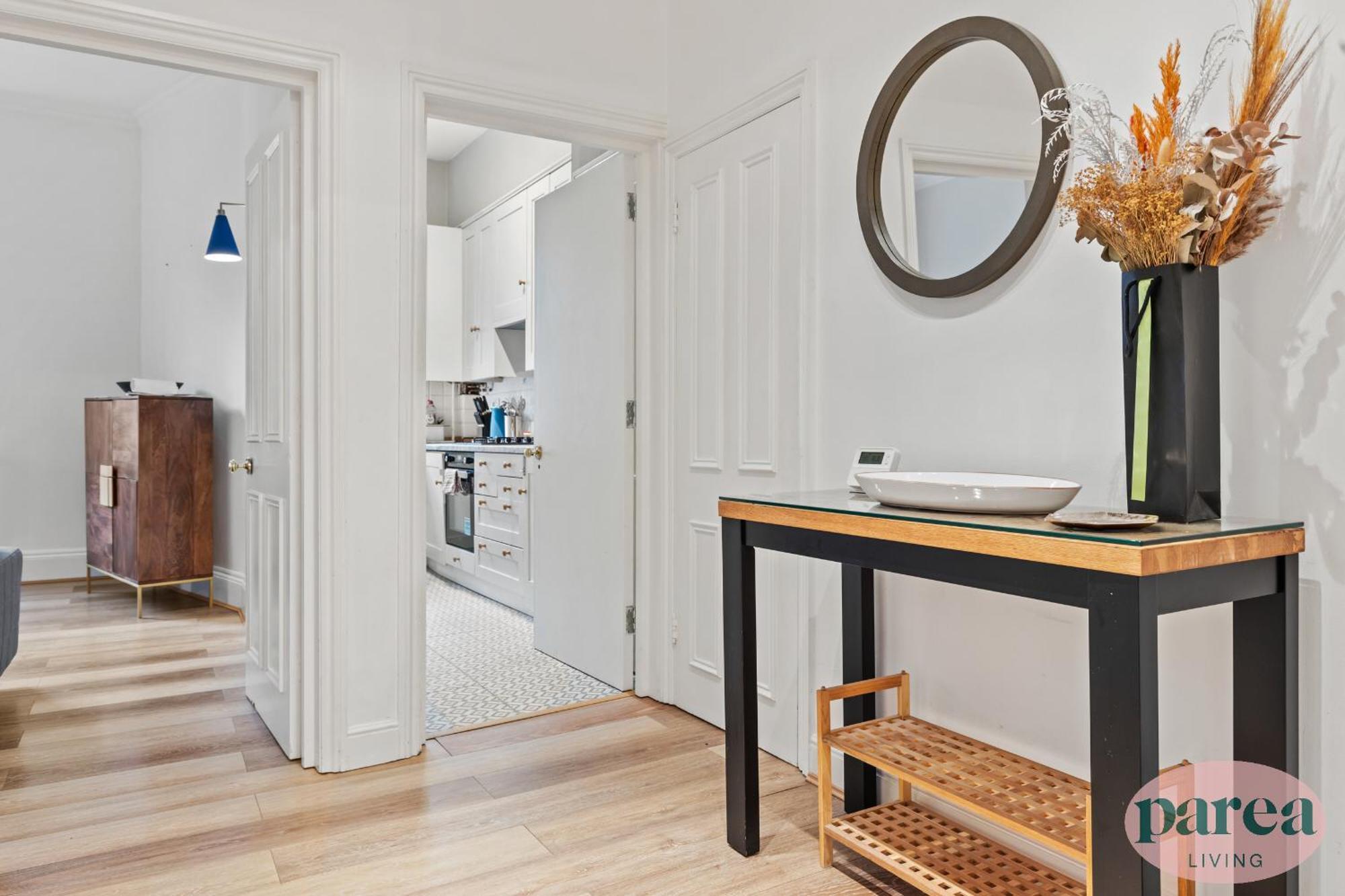 Parea Living - South Kensington, Elegant 1-Bedroom Flat, Wfh Desk Londen Buitenkant foto